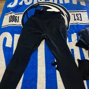 Old navy size medium maturity leggings